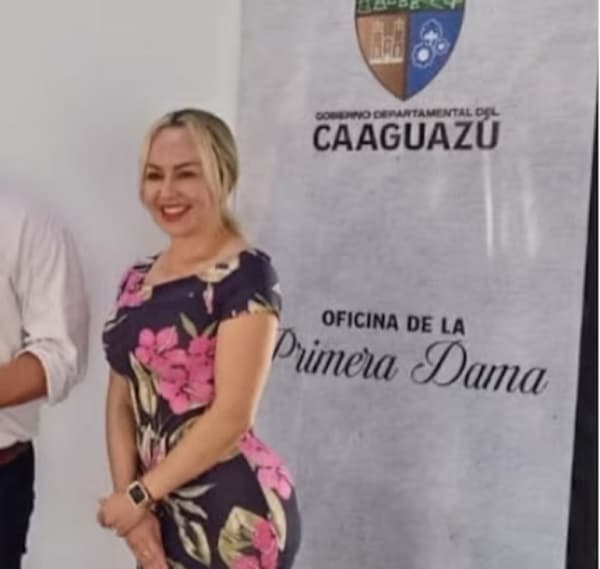 Nuevo escándalo: el padre de Anadelia Acosta en el centro de una denuncia por extorsión