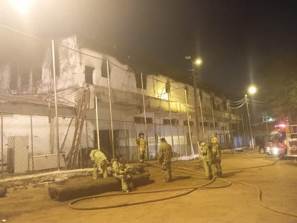 Incendio en cárcel de Ciudad del Este: 180 internos evacuados