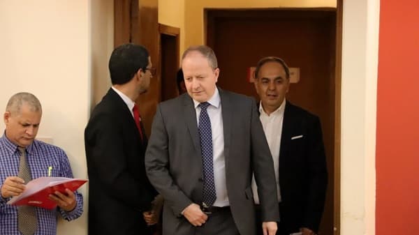 Funcionarios del MEF exigen 69% de aumento salarial para 2026