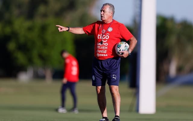 Alfaro mantendrá la base del equipo ante Argentina