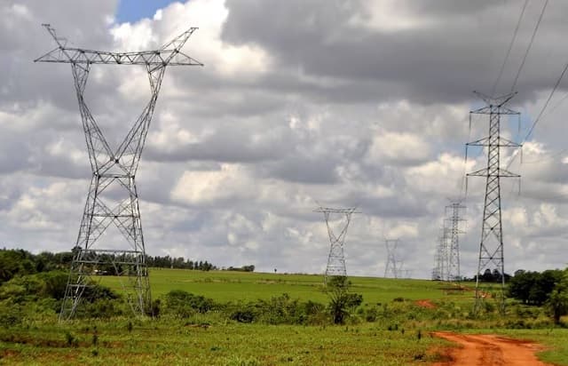 Importación de torres de alta tensión dejó pérdidas millonarias, según informe