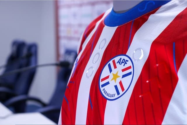 Nueva camiseta de la Albirroja para personas con discapacidad visual