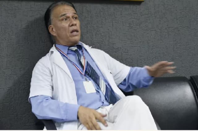 Condenan al doctor Cubas por agredir a directora de hospital