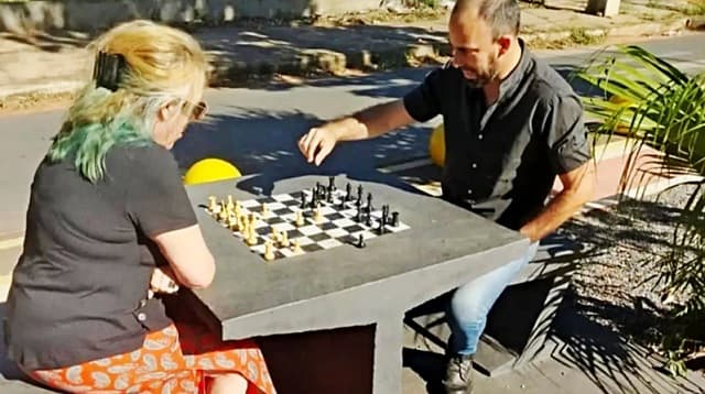 Clases gratuitas de ajedrez en la bicisenda de San Lorenzo