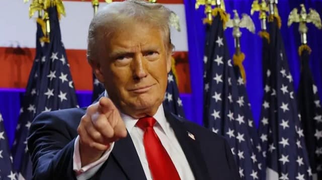 Trump regresa a la Casa Blanca y recibe felicitación de Santiago Peña