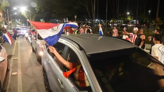 Festejos a lo largo y ancho del país tras el empate de Paraguay ante Bolivia