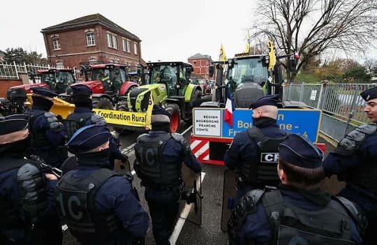 Parlamento francés debate acuerdo Mercosur-UE bajo protestas