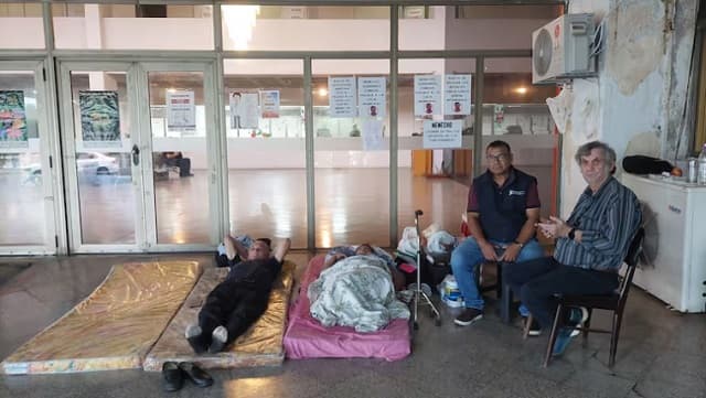 Jubilados en huelga de hambre: reclaman fondos retenidos por Nenecho