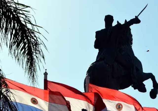 Proponen trasladar estatua del Mariscal López a la Costanera
