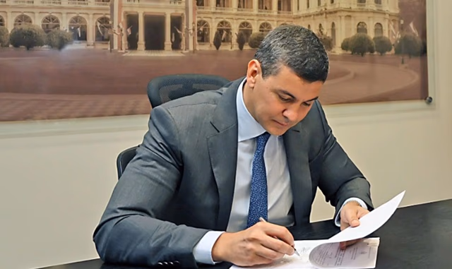 Amnistía critica ley que amenaza a ONG promulgada por Peña