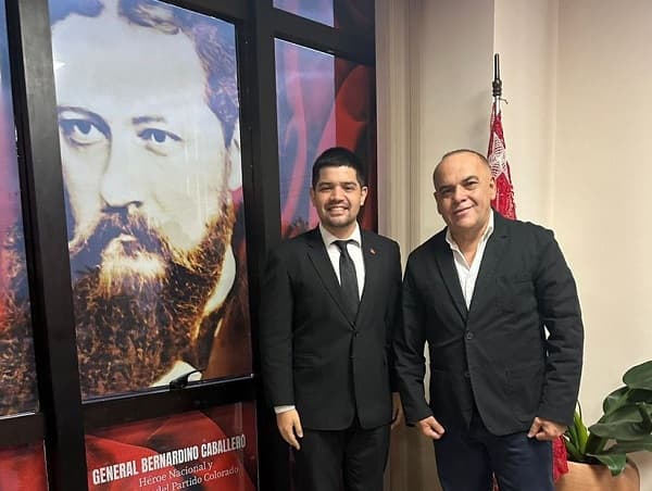 Presidente juvenil de la ANR multiplica salario 15 veces en seis años