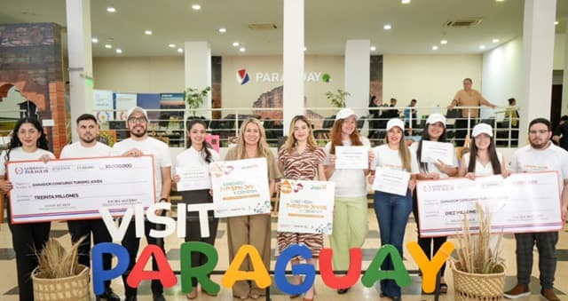 Senatur y Juventud premian creatividad en turismo joven