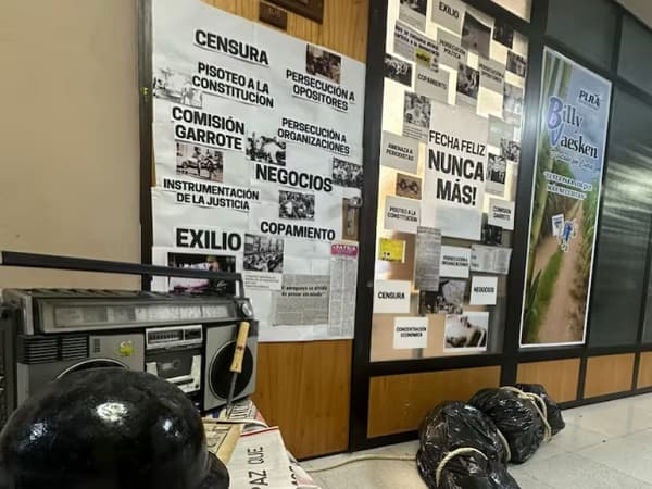 Protesta en Diputados: un “cuerpo” y un mensaje contra la dictadura