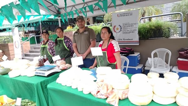 Familias rurales ofertan productos en ferias simultáneas