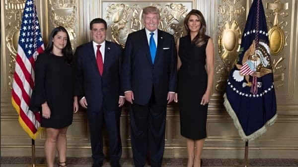 Cartes felicita a Trump pese a sanciones de EE.UU.