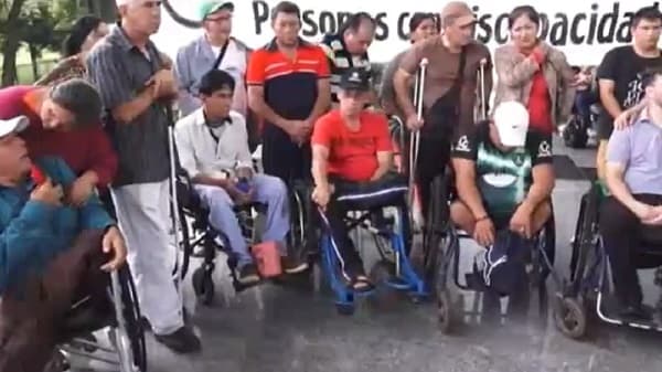 Senado aplaza debate sobre pensión para discapacitados