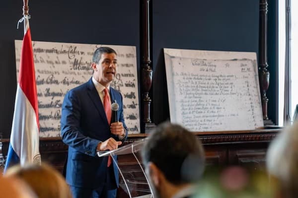 Santiago Peña aborda temas clave: Cartes, Trump, Jerusalén y Carrefour