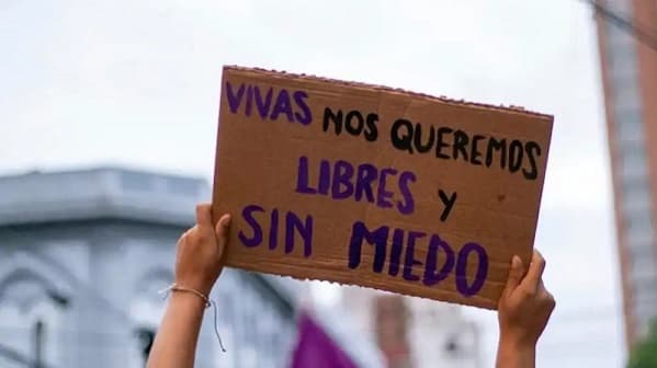 Mujeres marchan este #25N contra la violencia y por derechos