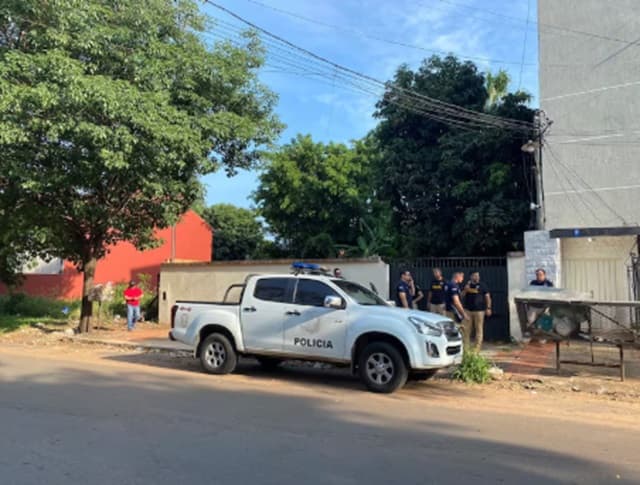 Policía incauta vehículos robados en operativo en Luque