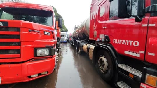 Nuevas restricciones para camiones de gran porte en la ruta PY02