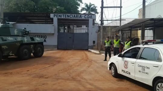 Reo escapa de cárcel en Ciudad del Este tras trepar muralla