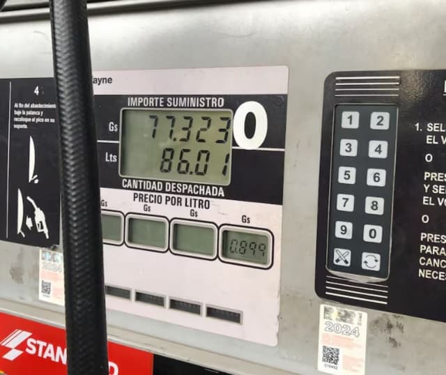 Denuncian a surtidor por cobrar 86 litros en un tanque de 80