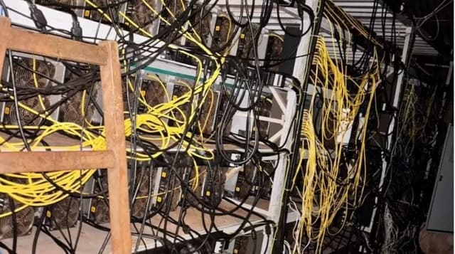 Desarticulan granja cripto ilegal con pérdidas millonarias en Itapúa