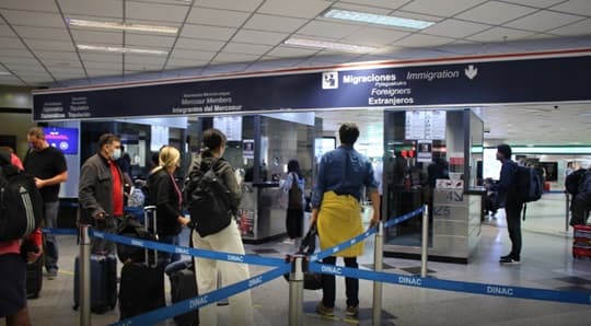 Ministerio de Salud actualiza reglas sobre vacunación contra fiebre amarilla para viajeros