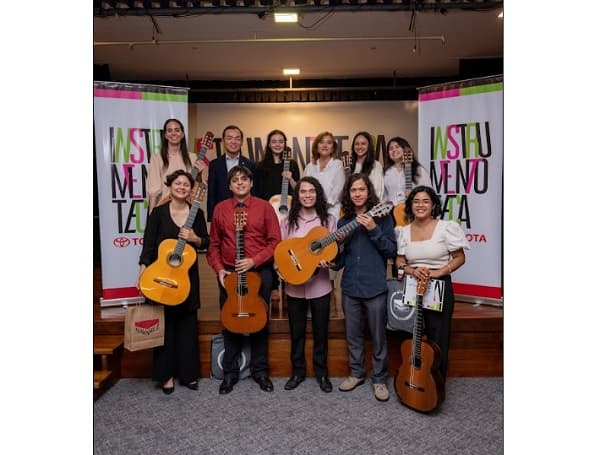 Joven misionera gana primer puesto en Instrumentoteca Toyota