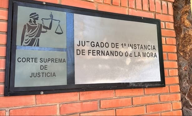 Abogada denuncia restricciones de ingreso por vestimenta en el Poder Judicial