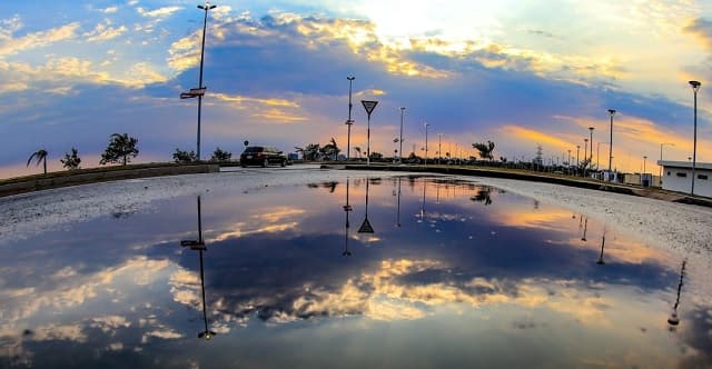 Clima fresco a cálido con vientos del sur, según Meteorología