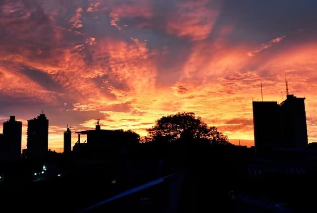 Meteorología prevé un miércoles cálido en gran parte del país