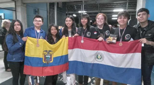 Compatriotas conquistan medallas en Olimpiada de Astronomía