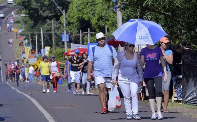 Consejos alimenticios para peregrinos rumbo a Caacupé