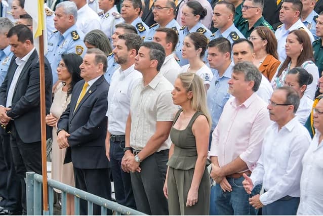 Peña aprovecha la baja concurrencia de feligreses y visita Caacupé antes de su tour