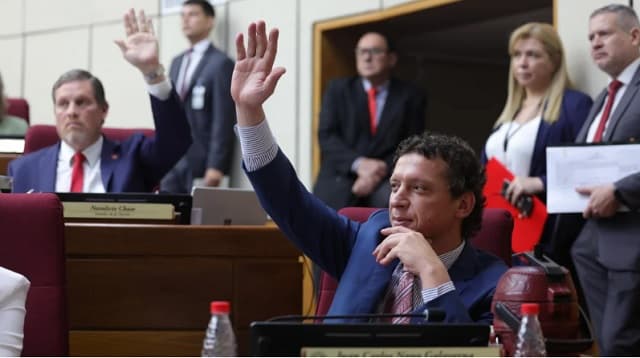 Senado sanciona ley que afecta el voto de paraguayos en el exterior