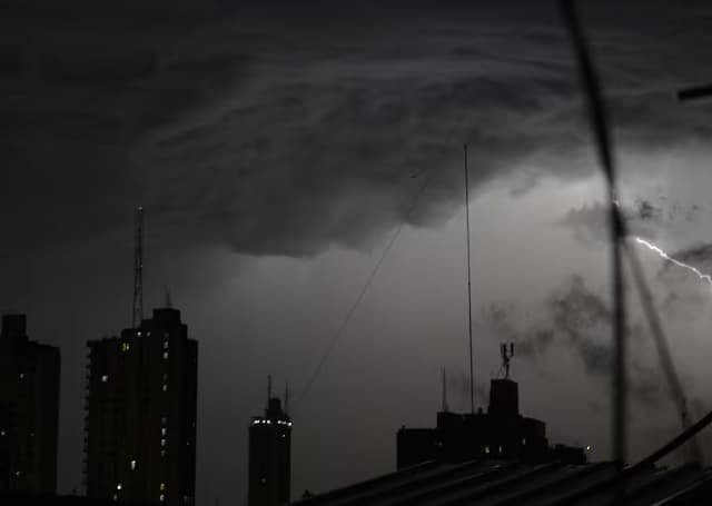 Lluvias y tormentas eléctricas continuarán en todo el país