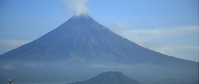 Filipinas evacúa poblaciones cercanas al volcán Kanlaon