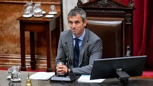 Argentina reduce gastos parlamentarios mientras Paraguay los aumenta