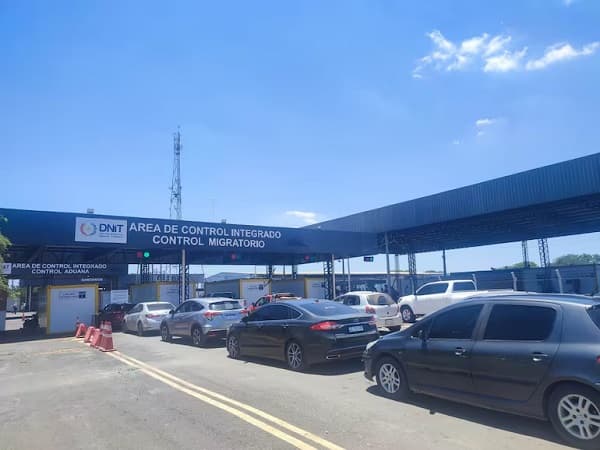 Ingreso masivo a Paraguay: cerca de 100.000 personas