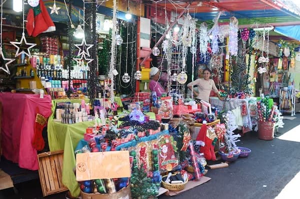 La Navidad ilumina el Mercado 4 con opciones para todos