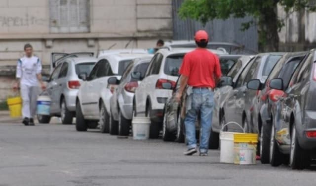 Policía detiene a 14 cuidacoches en Asunción