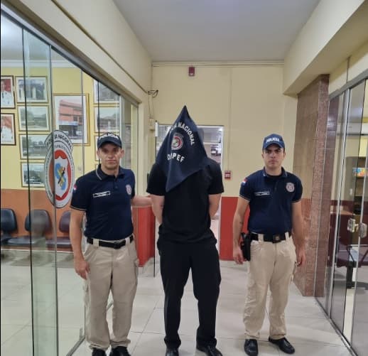 Mafia de los pagarés: Detienen a sospechoso de retirar expedientes antes de allanamiento