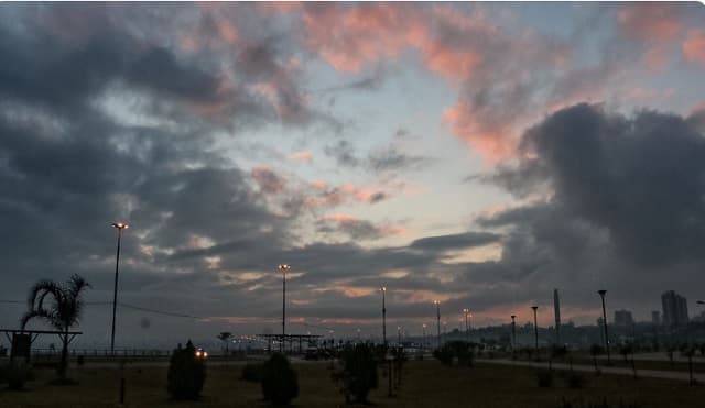 Jueves cálido e inestable con posibles lluvias y tormentas en varias regiones del país