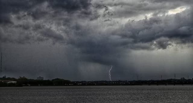 Alertan lluvias, tormentas y posible caída de granizos para cuatro departamentos
