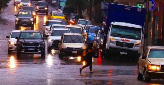 Meteorología prevé un miércoles caluroso con lluvias