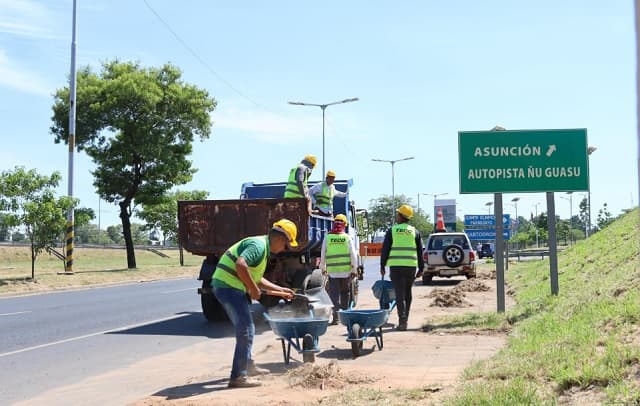 Mantenimiento del viaducto Ñu Guasu para mejorar el drenaje pluvial