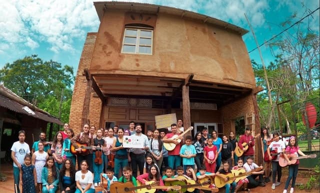 Convocatoria abierta para becas en Posgrado en Políticas Culturales