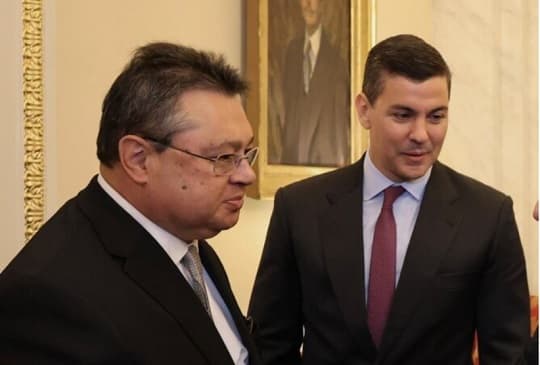 Santiago Peña descarta tensiones con Gustavo Leite y afirma que le encanta ser desafiado