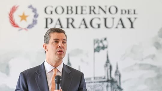 Santiago Peña promulga Ley de Mipymes para impulsar el sector